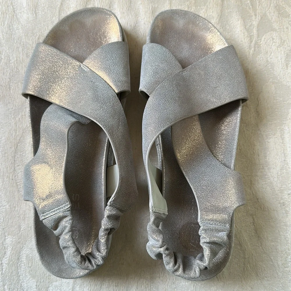 J Slides J/SLIDES‎ RESA CRISS CROSS SANDAL METALLIC BRONZE SUEDE